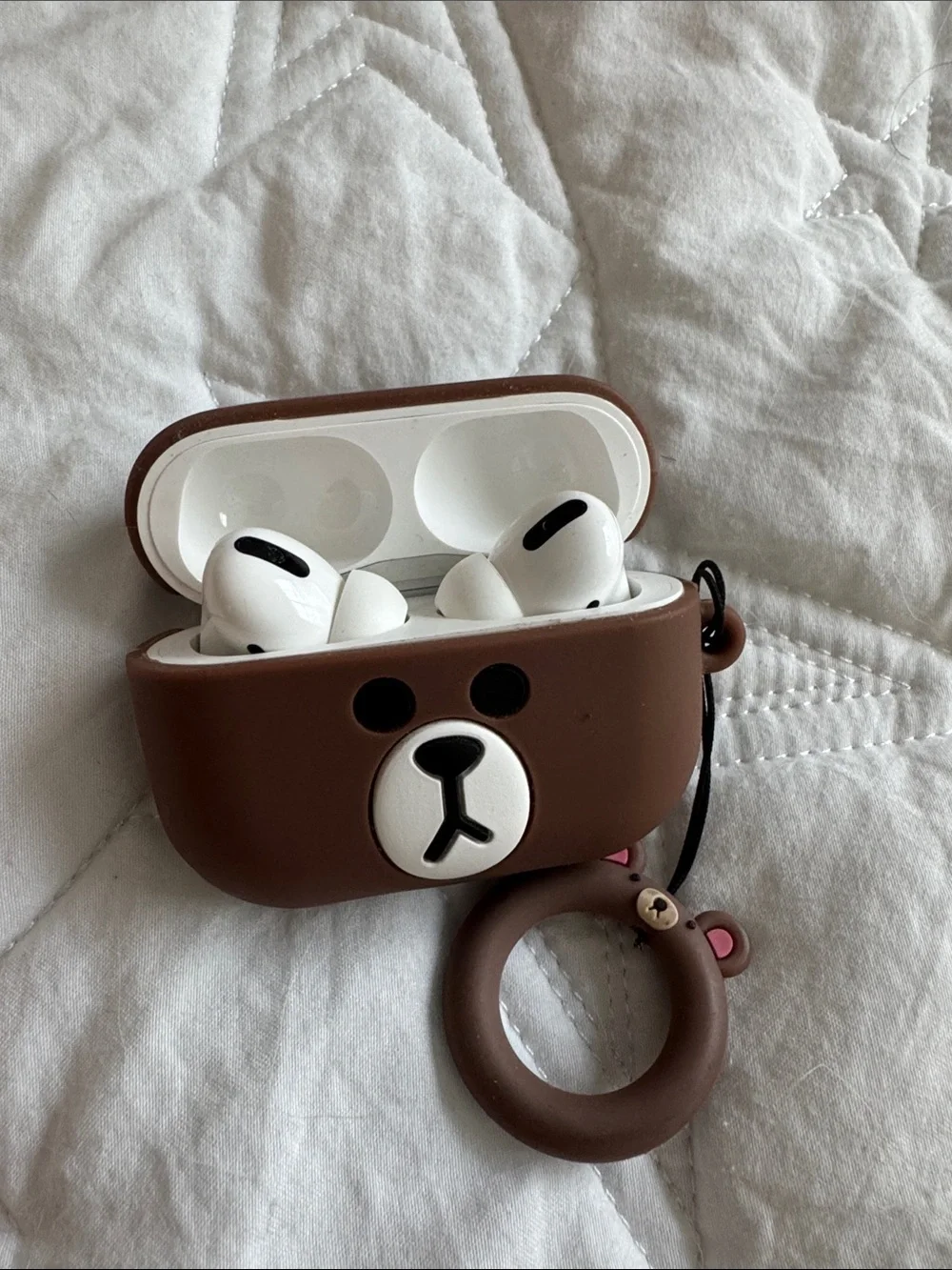 Apple Aipods with Brown Bear Silicone AirPods Case with Ring